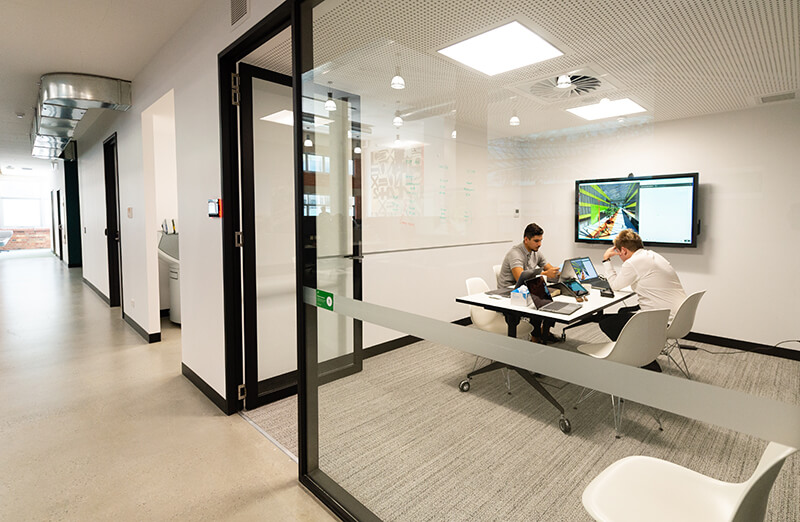 Benefits Of Using Glass Partition In Office Fitouts / Formula Interiors